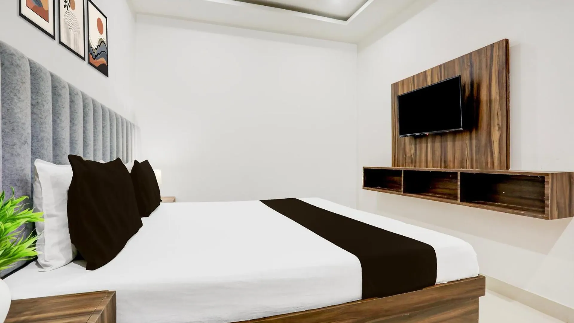 Hotel O Natraj Paying Guest House Варанаси